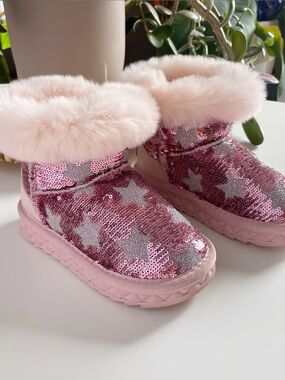 Doe a Dear Pink Sequin Star Fur Lined Boots | Size 11